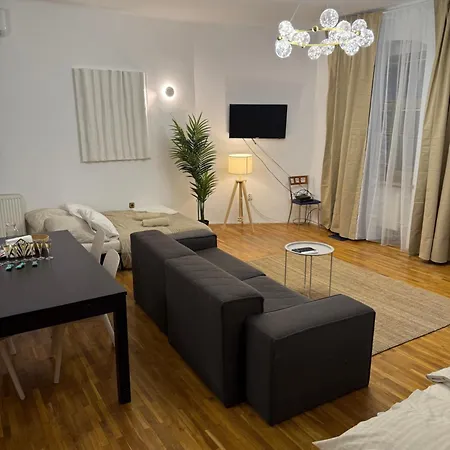 דירה Urban Jungle 2-bedroom Old Town Air Conditioned ברטיסלאבה