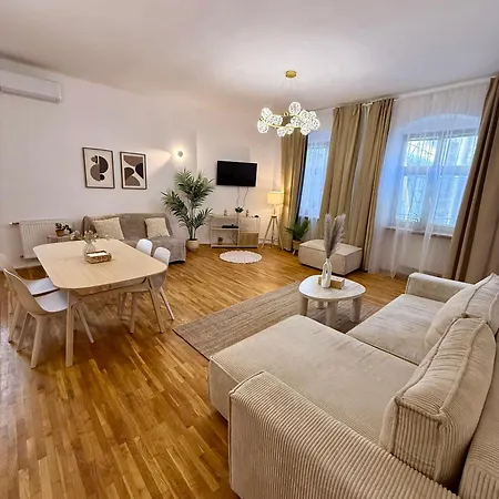 Urban Jungle 2-bedroom Old Town Air Conditioned Bratislava