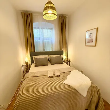 Lejlighed Urban Jungle 2-bedroom Old Town Air Conditioned *