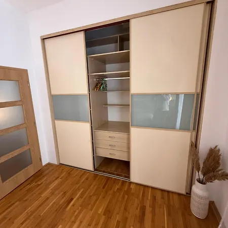 Urban Jungle 2-bedroom Old Town Air Conditioned Apartmán