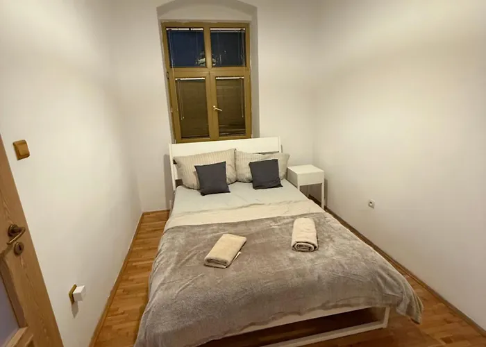 Urban Jungle 2-bedroom Old Town Air Conditioned Appartement Bratislava